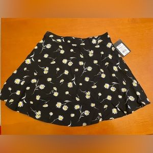 NWT Art Class L Black Floral Skirt